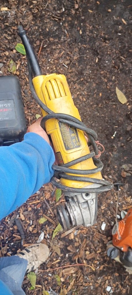 DeWalt 4-1/2 in. Small Angle Grinder. 