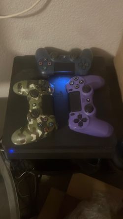 PS4 and controllers