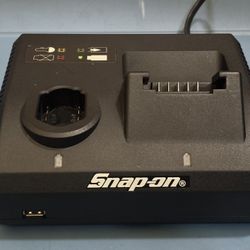 Snap-on Tools 14.4 V and 18 V Dual Bay Charger