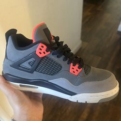Jordan 4 Retro