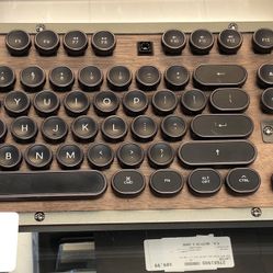 Azio Retro Classic Keyboard (Missing F9 Key)