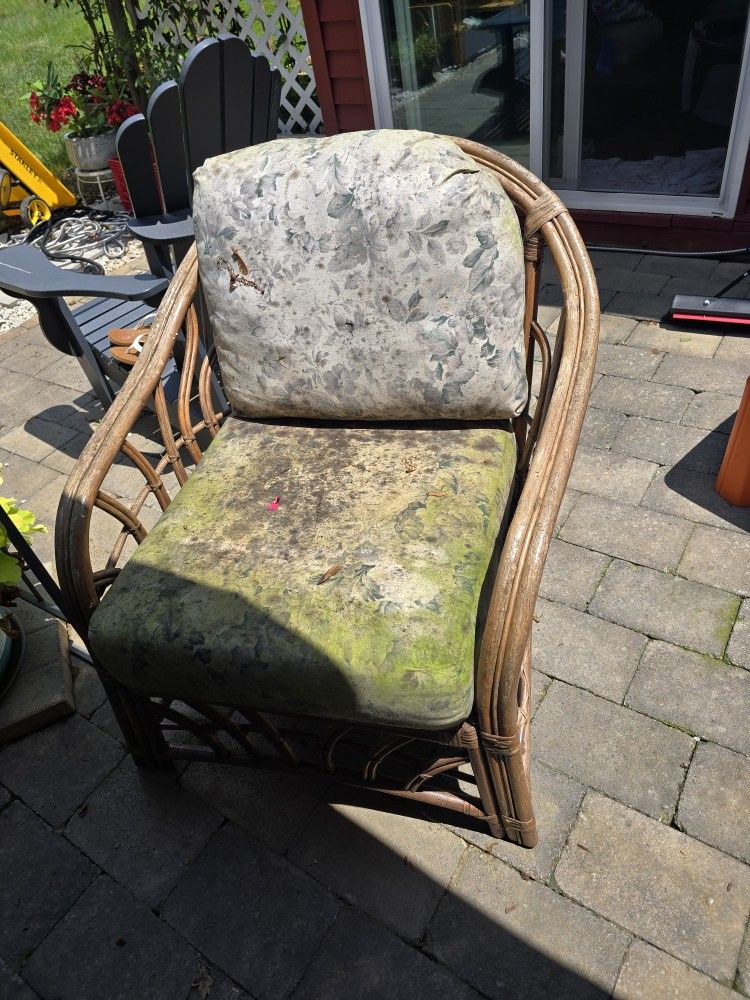 Wicker Table And Chair Free