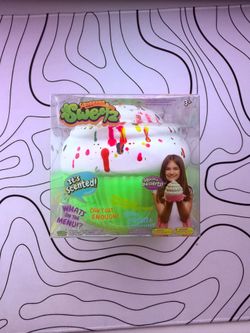 Green Squeezee Sweetz Scented Squishy Dessert