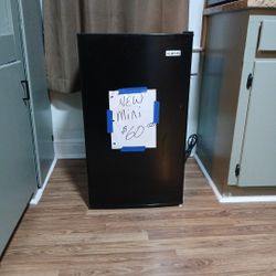 Mini Frig.