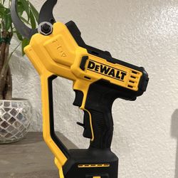 DEWALT 20V MAX Cordless Battery Powered Pruner (Tool Only) 🚨$70.00 FIRM