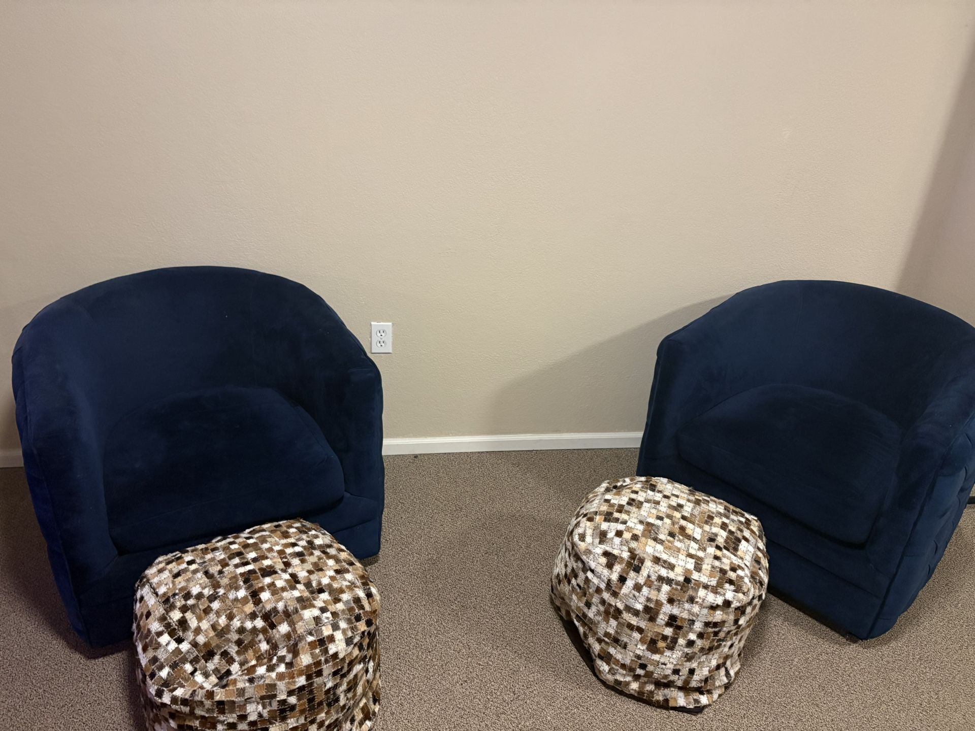 Swivel Chairs And Foot Rest 