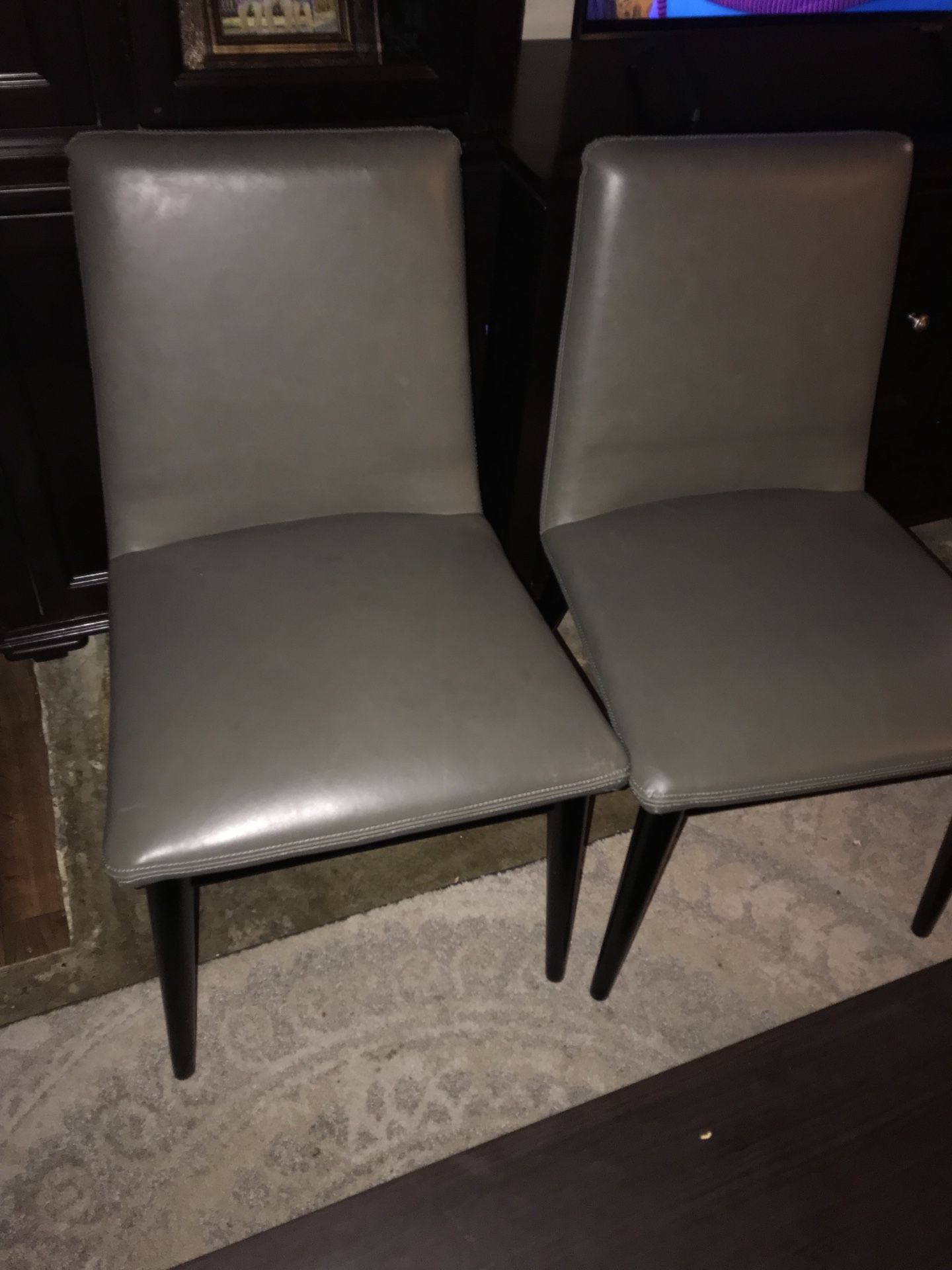 2 gray solid sturdy chairs 