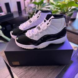 Jordan retro 11s GRATITUDE size 11 LIKE NEW