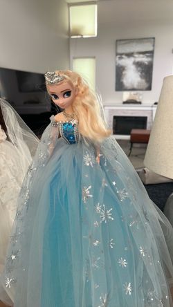 Elsa Frozen Doll with Blue Snowflake Gown – Excellent Condition