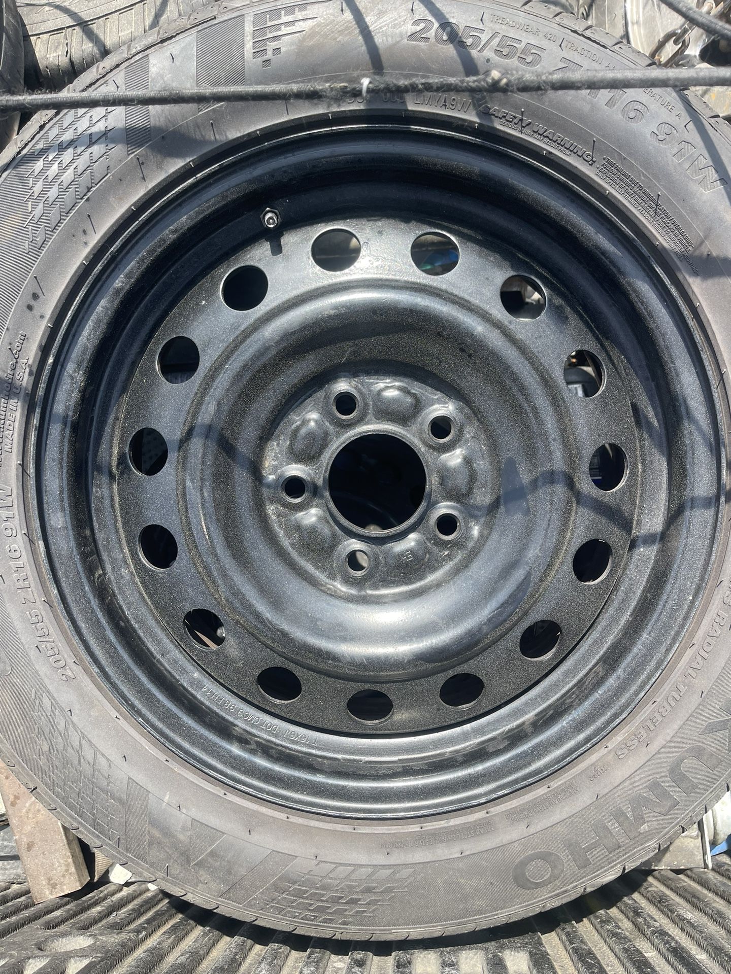 16” Toyota Corolla Wheel and tire Ecellent For Spare O Remplace Bent Wheel