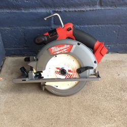 CIRCULAR SAW MILWAUKEE TOOL ONLY 