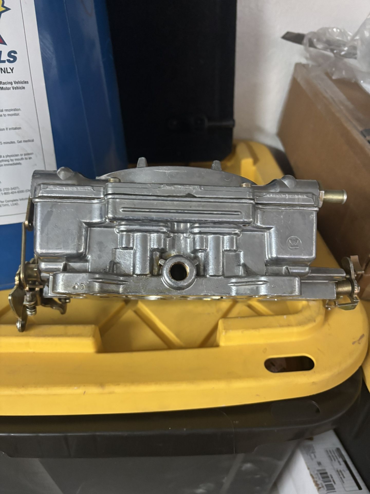 Carburetor Edelebrock 600 Cfm