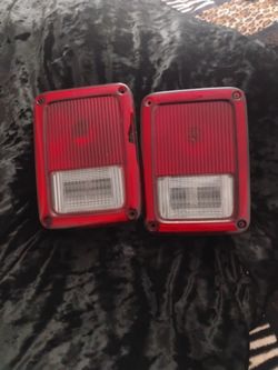 2008 jeep tail lights