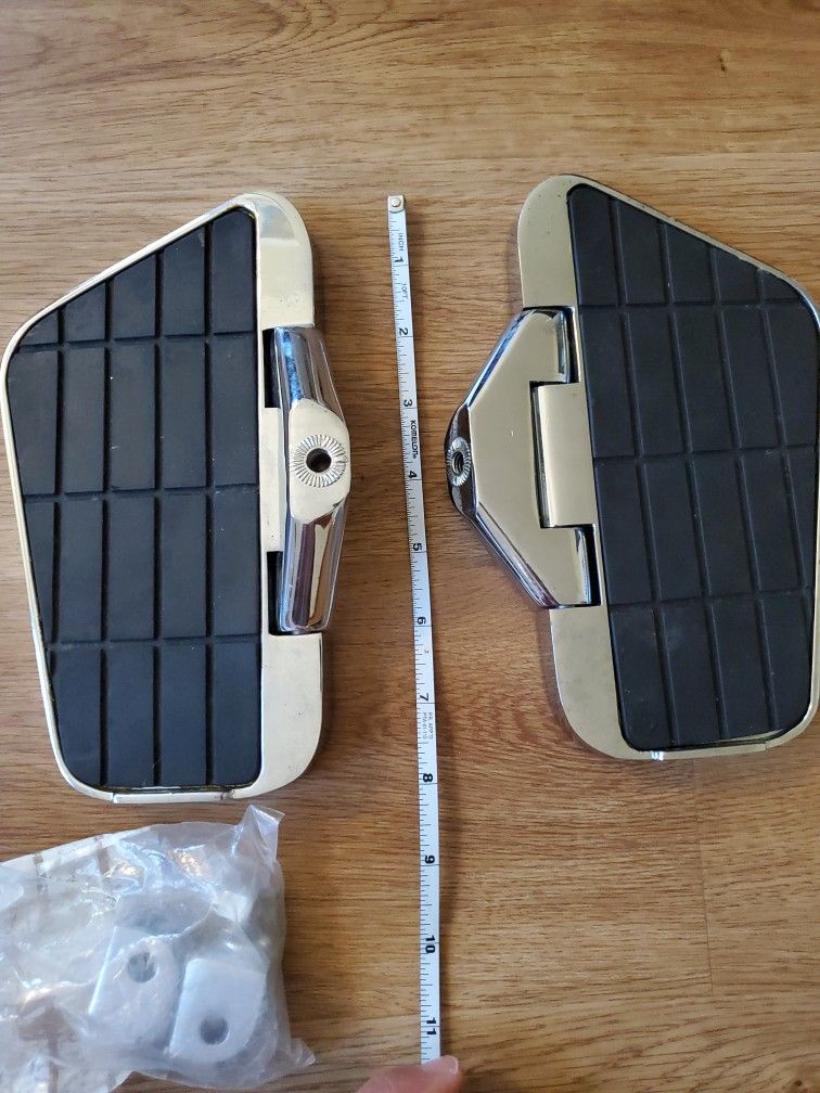 DS 720221 Wingleader Offset Guard Cruise Boards Foot Peg Rest