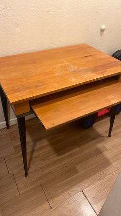 Computer table