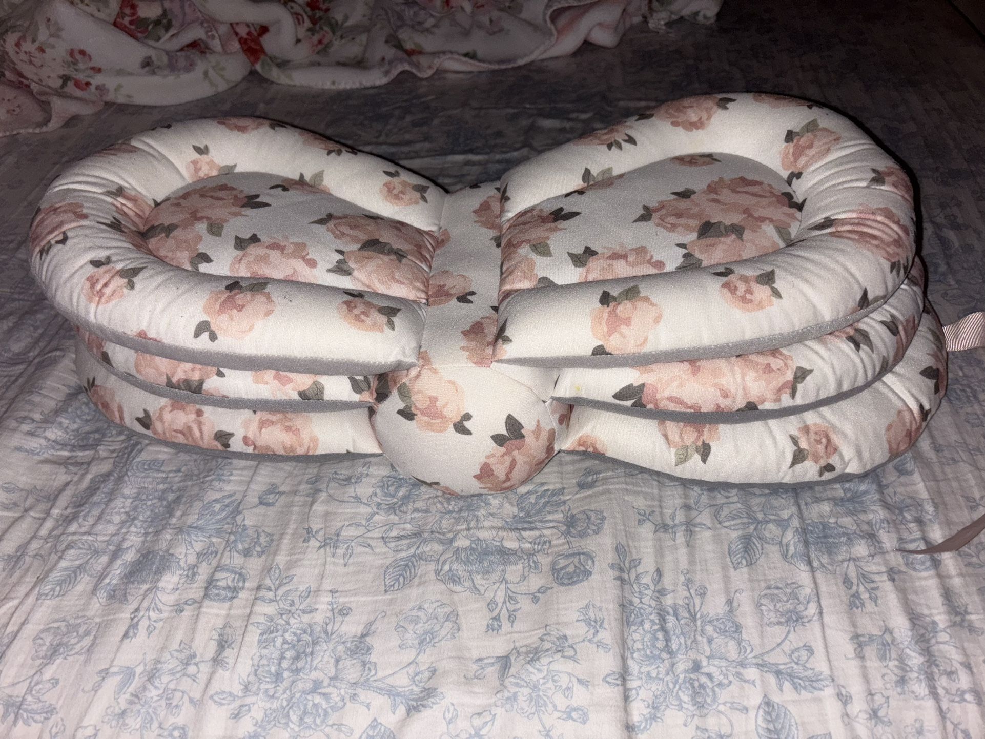 Infantino Nursing Pillow