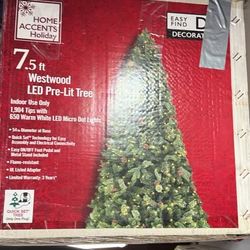 Home Accents Holiday 7.5 ft Westwood LED Pre-Lit Tree