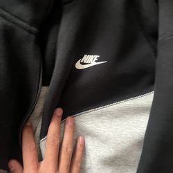 Nike tech