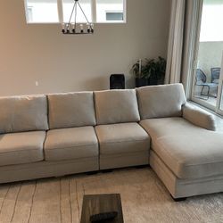Ashley Huntsworth Sectional  With Chaise