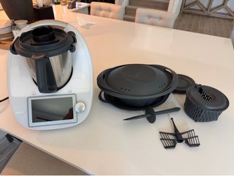 Vorwerk Thermomix TM6 with accessories