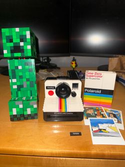 Polaroid OneStep Camera w/ SX-70 Film Box Lego and Creeper build from Minecraft