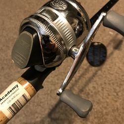Zebco 33 platinum all metal Spincast rod and reel combo