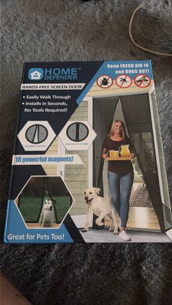 Hands free screen door