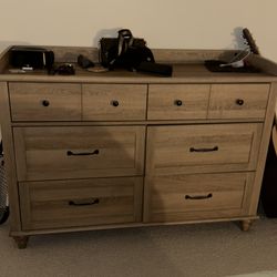 6 Drawer Dresser
