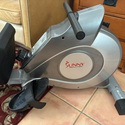 Sunny Rowing Machine 