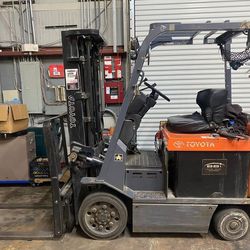 Electric Toyota Forklift