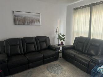 Ahsley’s Recliner Couches