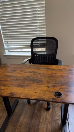 Adjustable table and adjustable office chair