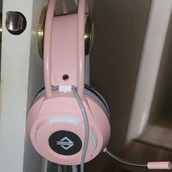 Gaming Headset USB/Audio/Sterio - Pink - $65