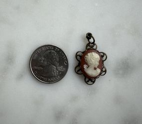 Original vintage cameo pendant