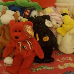 VARIETY OF BEANIE BABIES 
