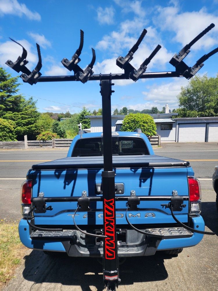 Yakima HANGTIGHT 4 Rack.