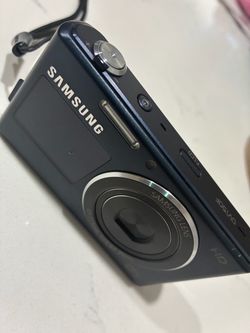Samsung DV150f dual LCD digital camera
