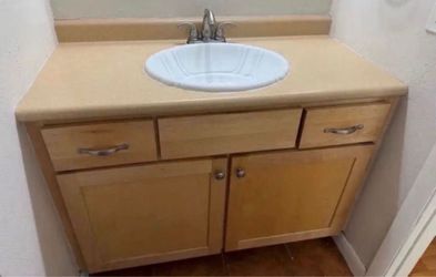 Bathroom Vanity- 45”Lx22.5”Wx33”H