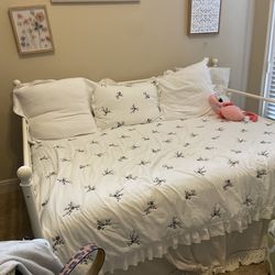 Full size daybed with trundle