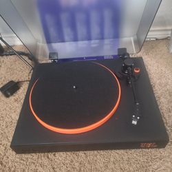 JBL Spinner BT
Bluetooth Turntable