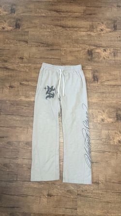 Young stars Greg sweatpants