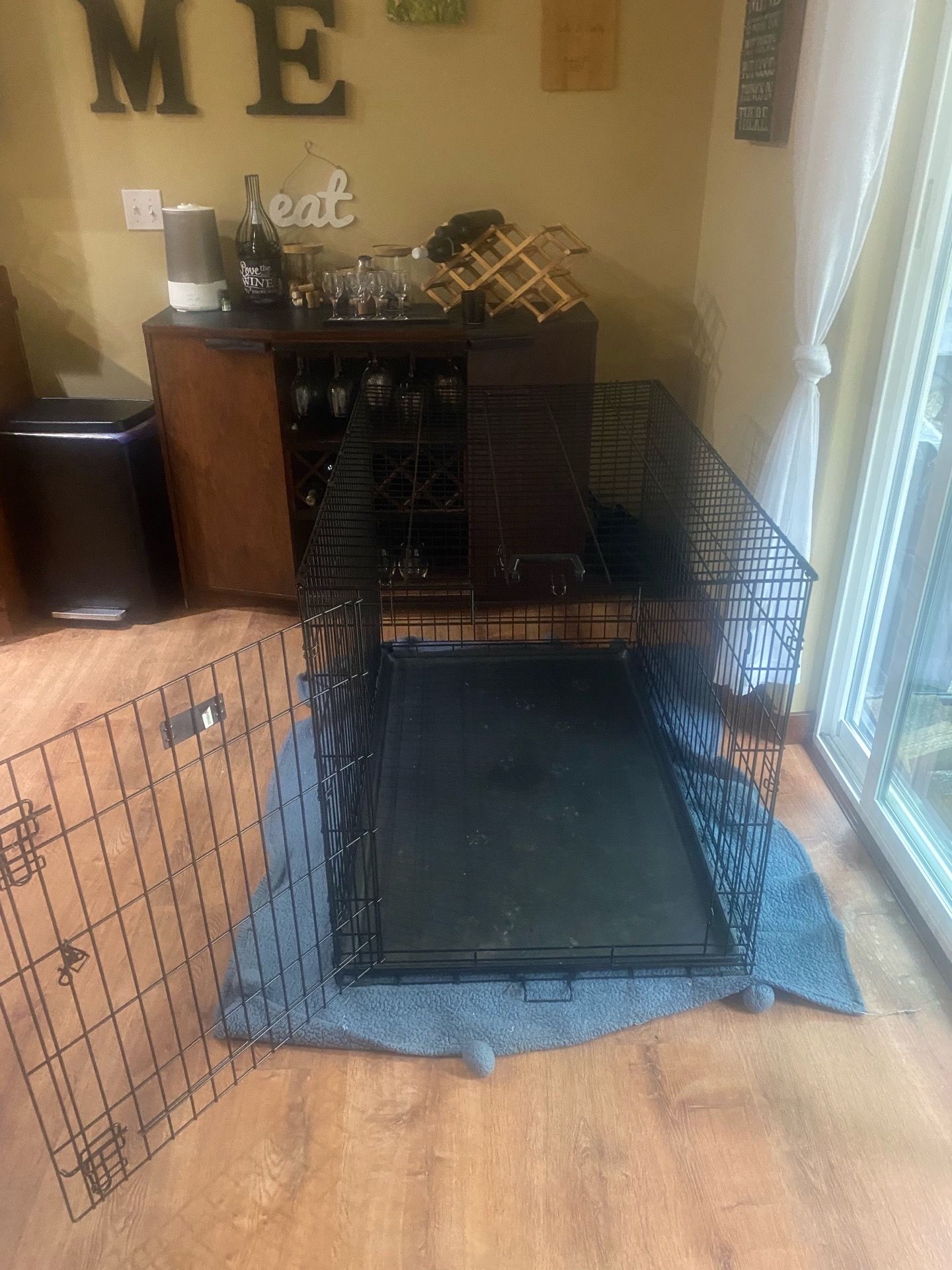 Dog crate