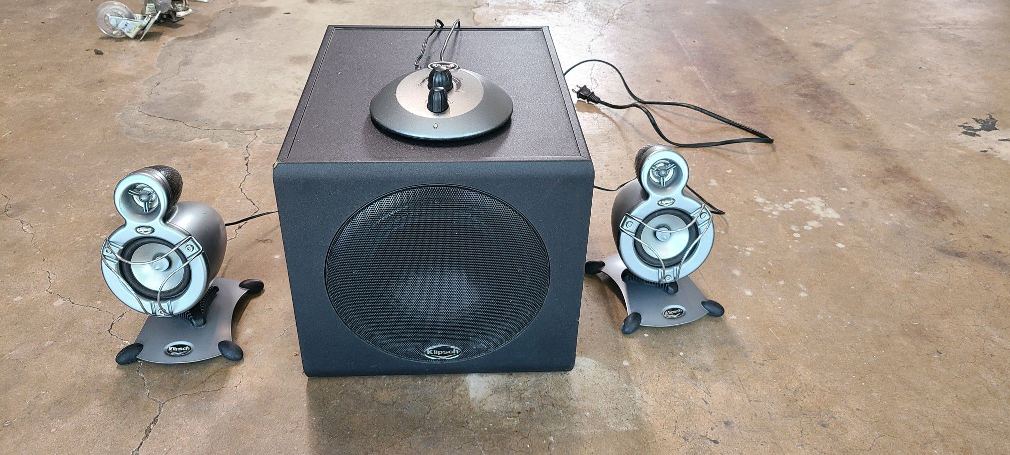 klipsch gmx a-2.1 speakers