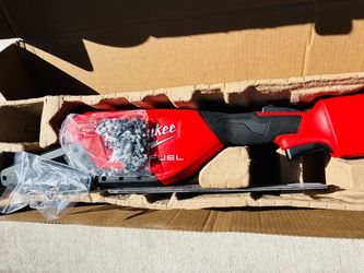 Milwaukee 18V Fuel 10 in. Cordless Telescoping Pole Saw, 13ft. Length (TOOL ONLY)