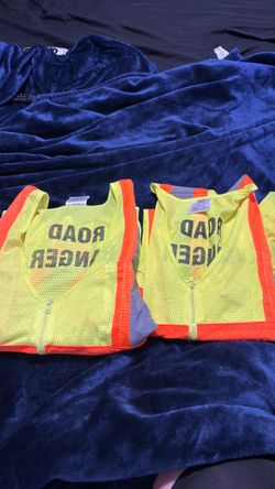 Men’s road side fluorescent vests