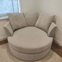 Swivel Lounge Chairs 