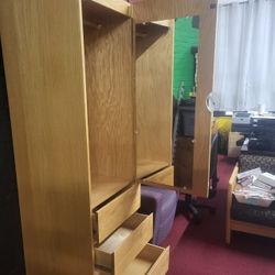 DRESSER AND WARDROBE IN ONE , VERY NICE WOOD QUALITY AND CLEAN (HOME2)

