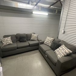 COUCH & LOVESEAT WT PILLOWS