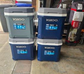 Igloo 62
QT Ice Chest, Heavy Duty, High Performance Insulated Cooler with Fish Ruler, Removable Threaded Cup Holders, Magnetic Disc, Tie Down Loop
