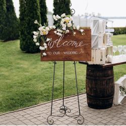 Metal Scroll Easel Stand - Black